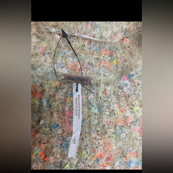 Free PeopleStardust Pullover. Size Lg - Picture 6 of 6